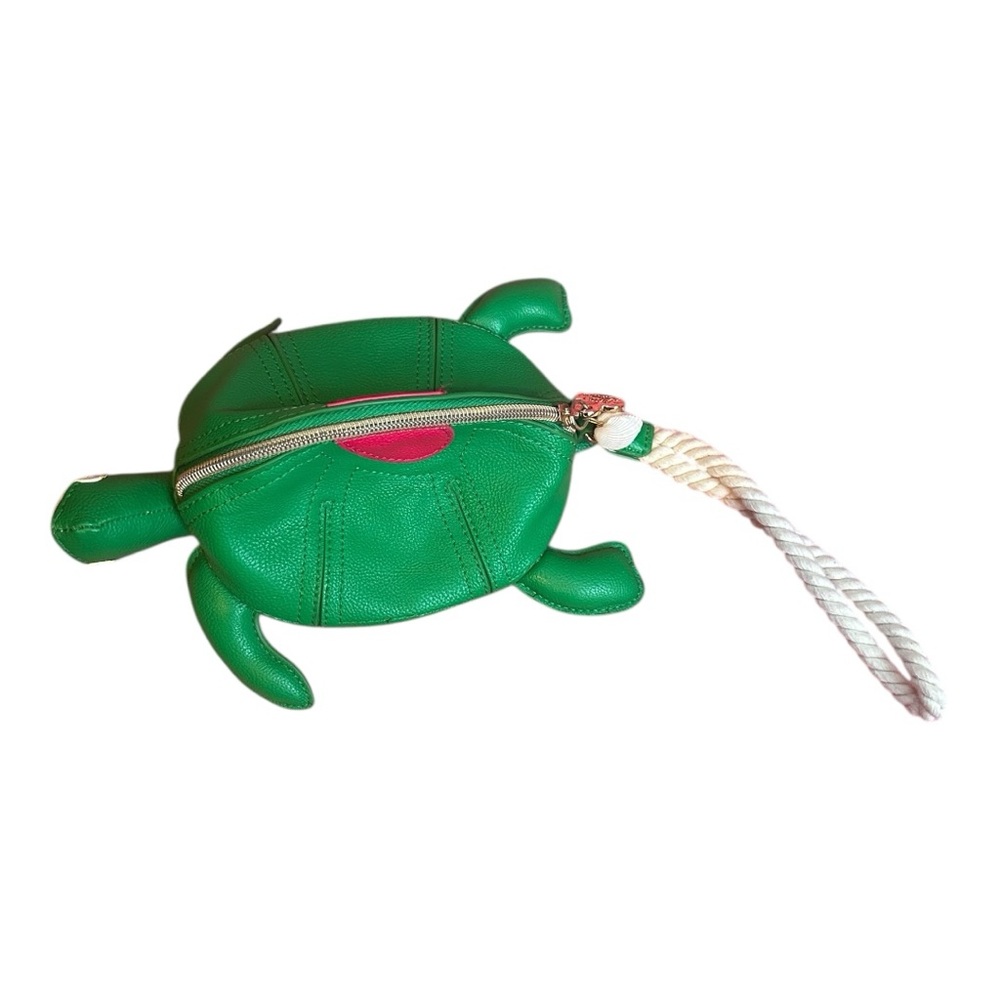 Betsey Johnson Rare Turtley Awesome Turtle Wristlet Great Condition